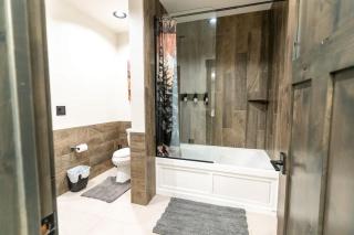 Henrys Lake Walkout Cabin - 1