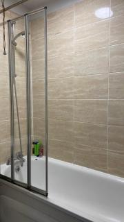 Lovely Ground Floor Miles Apartment - Londra - 4