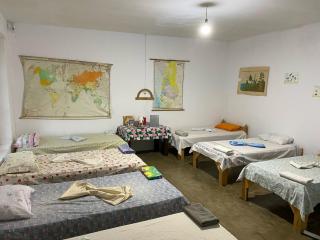Shkolla Hostel & Camping - Vuno - 9