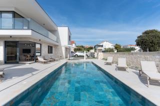 Prestige Villa COMPADRE Luxury Retreat in Mandre, Heated Pool, 4 Bedrooms, Seaside Comfort, NEW! - Mandre - 5