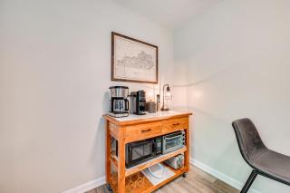 Walk to Dtwn Greensburg Charming Unit with Deck! - - 2