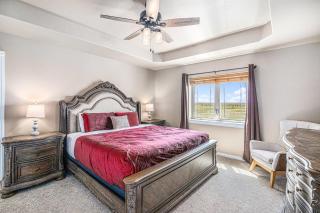 Spacious Retreat W Hot Tub & Fire Pit - Cheyenne - 5