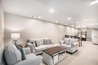 Spacious Retreat W Hot Tub & Fire Pit - Cheyenne - 6