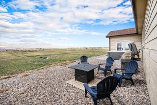 Ayu Ranch Panoramic Views Hot Tub - Cheyenne - 4
