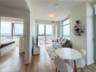 Elegant & Bright Condo - Kitchener - 0