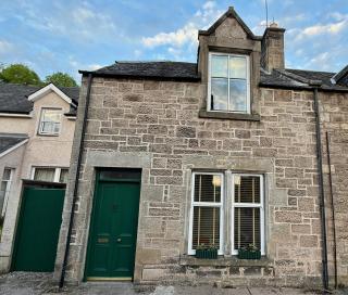 Rosebery House in quiet area of city centre - Inverness - 0