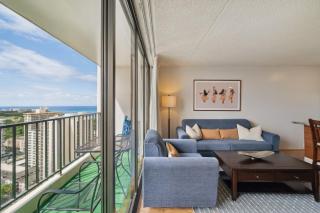 High Floor Oceanview Escape with Full Kitchen - Steps to Waikiki and Diamond Head Views, Free Parking (12705) - Honolulu - 7