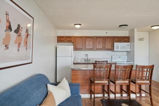 High Floor Oceanview Escape with Full Kitchen - Steps to Waikiki and Diamond Head Views, Free Parking (12705) - 4