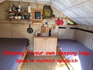 Chatka na břehu rybníka Pupek - 9