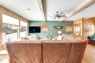 Private Dock, BBQ Ready Lakefront Fifield Home! - - 6