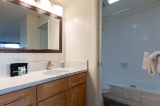 Spacious Waikiki Getaway 2208T2 - Honolulu - 6