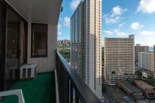 Spacious Waikiki Getaway 2208T2 - Honolulu - 9