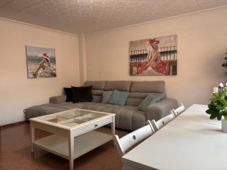Piso Grande Amplio para grandes grupos 4 Dormitorios 2 baños,Asc 4AC y WIFI - Alicante - 7