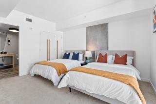 Rooftop Pool Modern 2BR, 2BA - Panoramic Hollywood views - 5