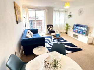 Birmingham City Centre Cozy 1BR with Projector - 6