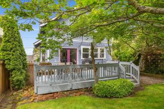 Charming Fremont Craftsman with Scenic Views - Seattle - 9