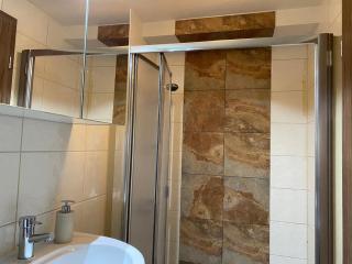2-room flat with private entrance & privat parking - 3