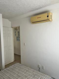 Depto en Planta Baja con Alberca, WiFi Rápido y Smart TV - 1