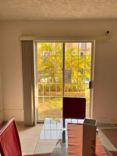 Depto en Planta Baja con Alberca, WiFi Rápido y Smart TV - 9