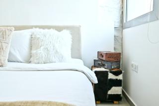 Black & Bold - Aesthetic Stay - 6