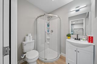 Entire Private Studio with 1 King Bed, Full Kitchen, Gated Yard, Available Now - Spring Valley - 7