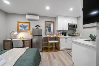 Entire Private Studio with 1 King Bed, Full Kitchen, Gated Yard, Available Now - Spring Valley - 3