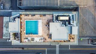 Le 708 Parking Downtown Pool BBQ - Quebeque - 2