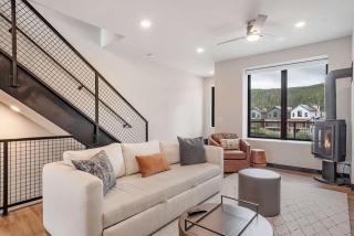 Luxury Alpine Abode - 2