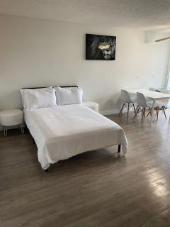 Hollywood Spectacular Loft FREE Designated parking - 1