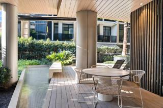 Elegant 1-Bed Apartment with Premium Amenities - Melbourne - 6