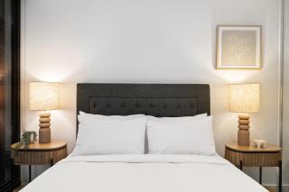 Elegant 1-Bed Apartment with Premium Amenities - Melbourne - 1