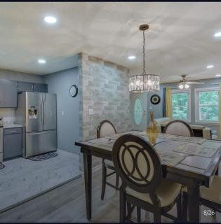 Athens home with Deck Near Sanford Stadium - 9