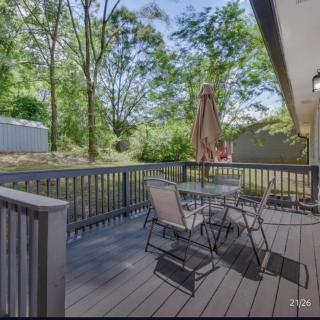 Athens home with Deck Near Sanford Stadium - 7