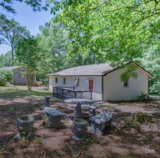Athens home with Deck Near Sanford Stadium - 2