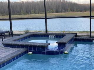 Beautiful Brand New Waterfront Retreat!1689St - 4