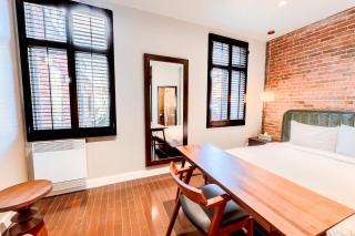 Self Check-In Boutique Hotel - Quartier latin - Room 202 - Montreal - 3