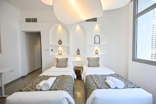 Black & Bold - Aesthetic Stay - 2