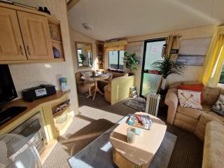 Sea View Escape 2 Bedroom Pet Friendly Caravan at Clarach Bay Gm3 - Aberystwyth - 7