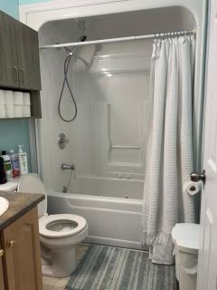 Cozy Airport Heights Stay, 3 minutes to Airport - St. John's - 6