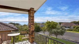 Sunset On View - Picturesque Coastal Setting With Pool - The Entrance - 8