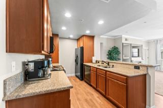 New Upscale 1BR Stay with Mini Golf Sauna & Heated Pool - Reno - 5