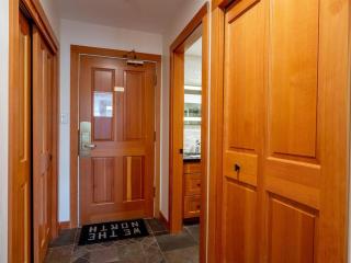 Greystone Lodge by Outpost Whistler - Whistler - 3