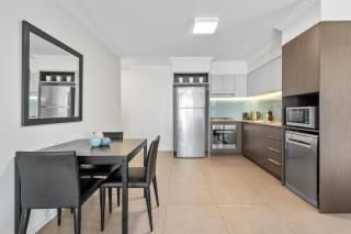 Spacious, Modern and Bright Apartment! Walk to CBD! - Brisbane - 4