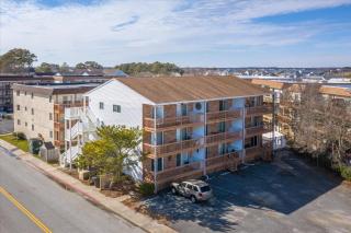 Family Friendly 2BR Condo with Large Balcony, Partial Ocean Views - 2