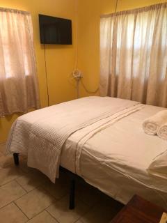 Jimmys Cozy Corner - Laborie - 8