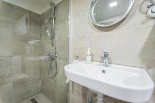 Cool apartment in Budapest, Romeo - Budapest - 1