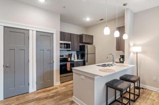 CozySuites - Penrose On Mass with pool and parking#10 - 3