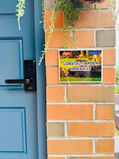 Coastal Garden Family Hideaway - 9