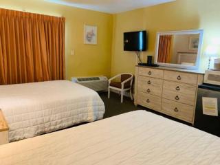 *DELIGHTFUL COZY BEACH RETREAT*Pool, Steps to the Sand*H32 - Myrtle Beach - 7