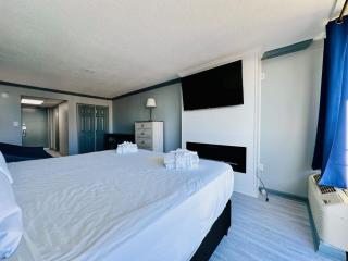 Lovely Beach View Condo,King,Pool,FREE Tickets,M11 - Myrtle Beach - 6